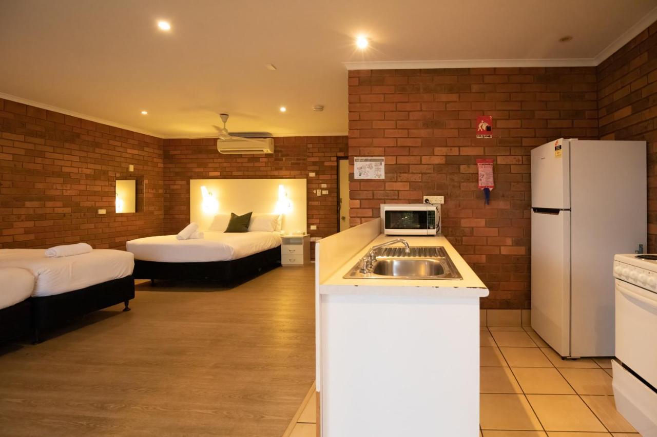 Contour Hotel Katherine Εξωτερικό φωτογραφία